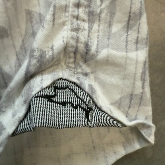 Tommy Bahama Taupe & Grey Leaf Print Long Sleeve Shirt - Size XXL - Picture 5 of 12